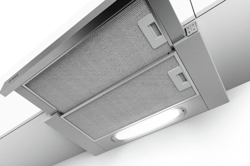 Hệ thống đèn Halogen và tấm lọc mỡ của máy hút mùi